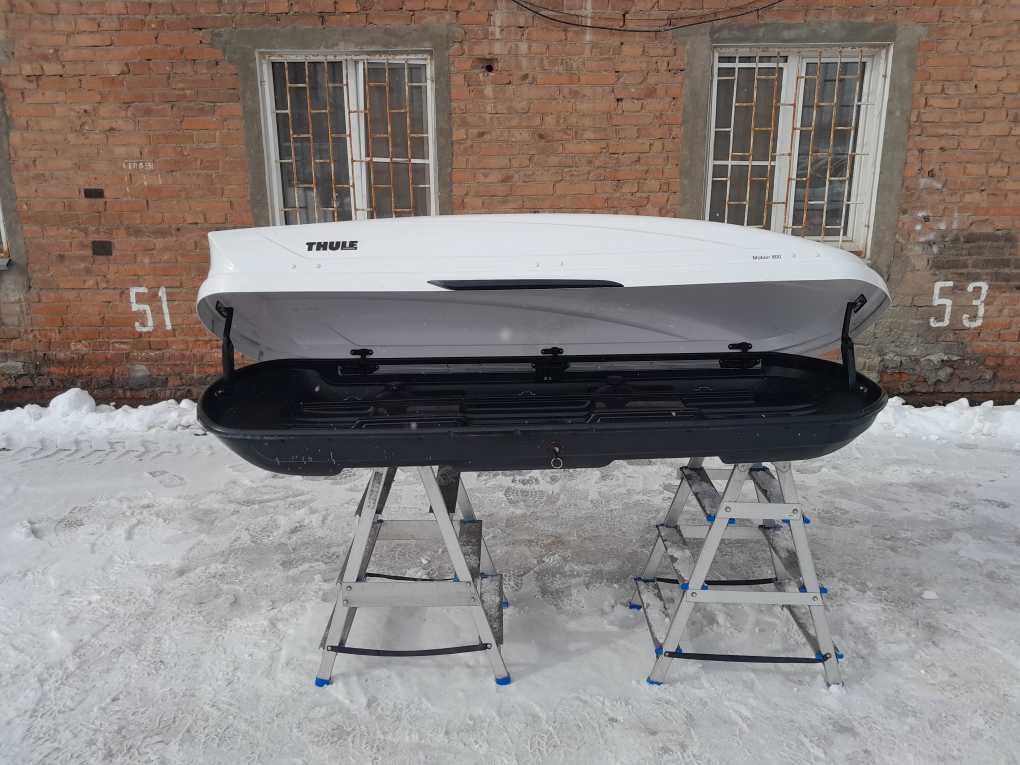 Автобокс Thule Motion 800 белый глянцевый Б/У ремонтный