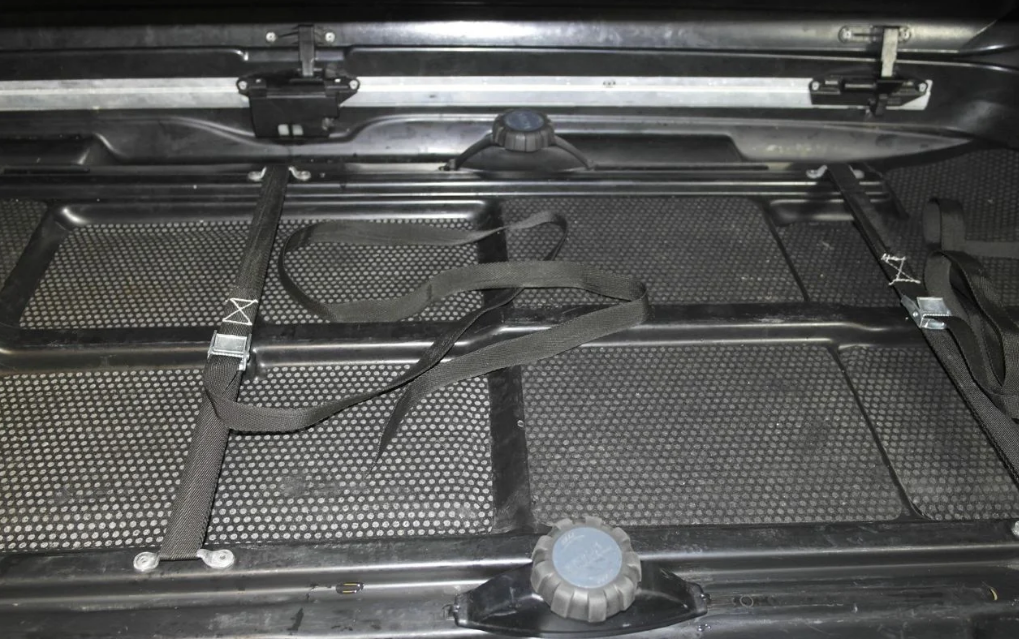 Автобокс Thule Dynamic 800 серый глянец Б/У