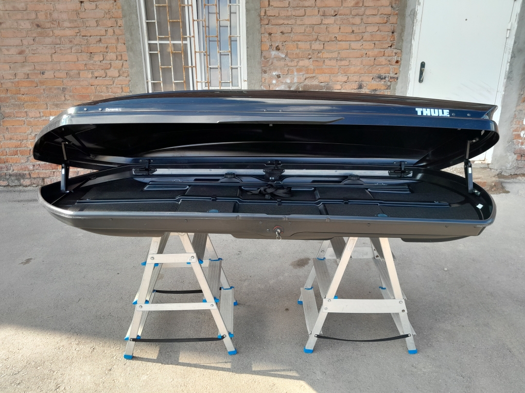 Автобокс Thule Dynamic 900 чёрный глянец Б/У