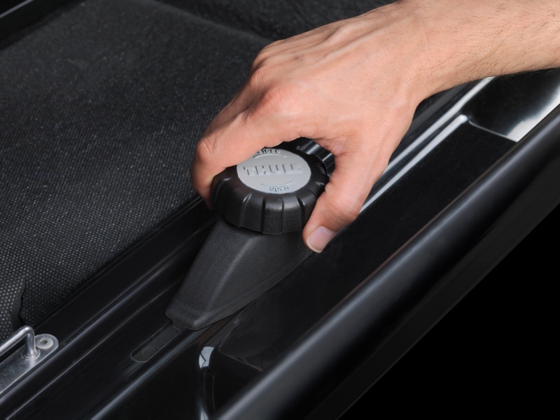 Автобокс на крышу Thule Motion XL 800 black glossy (Туле Моушен ИксЛ 800 черный глянцевый)