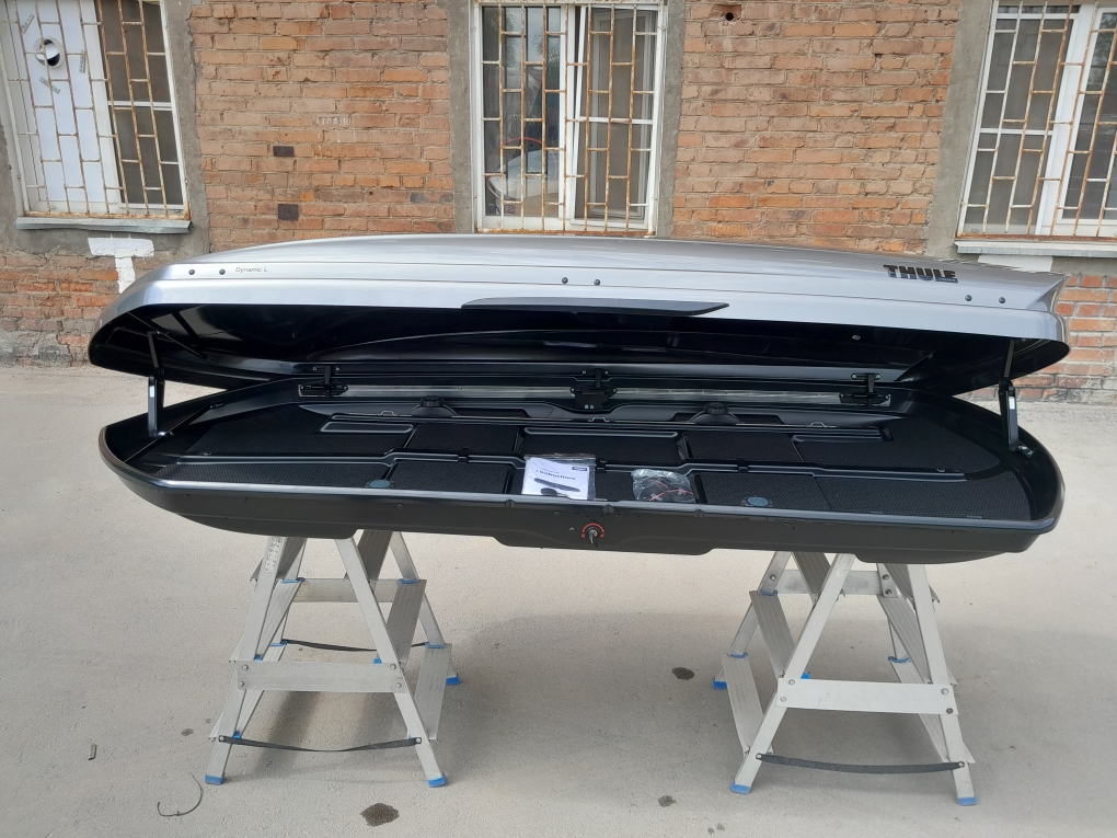 Автобокс Thule Dynamic 900 серый глянцевый Б/У