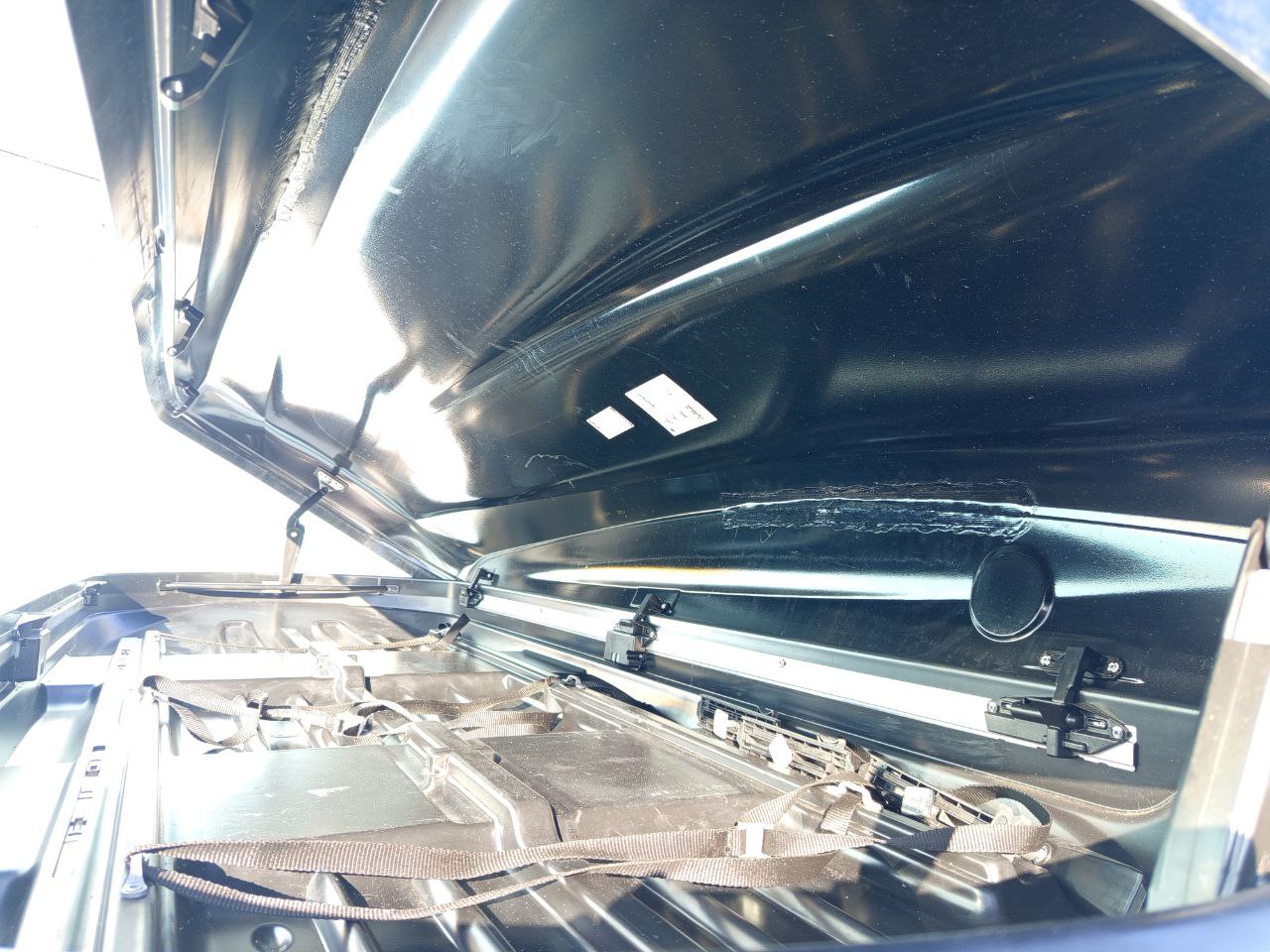 Автобокс BMW чёрный/серый глянцевый двусторонний