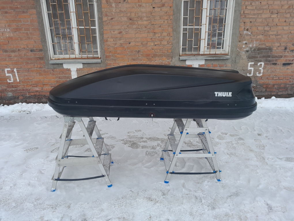 Автобокс Thule Touring 780 чёрный глянцевый Б/У