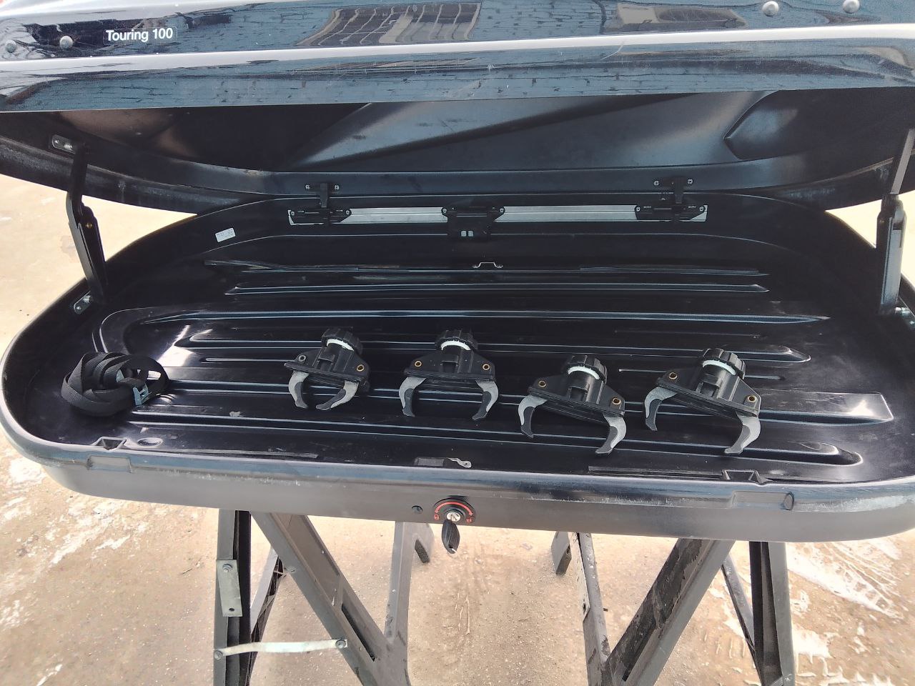 Автобокс Thule Touring 100 чёрный глянец Б/У 001 Э