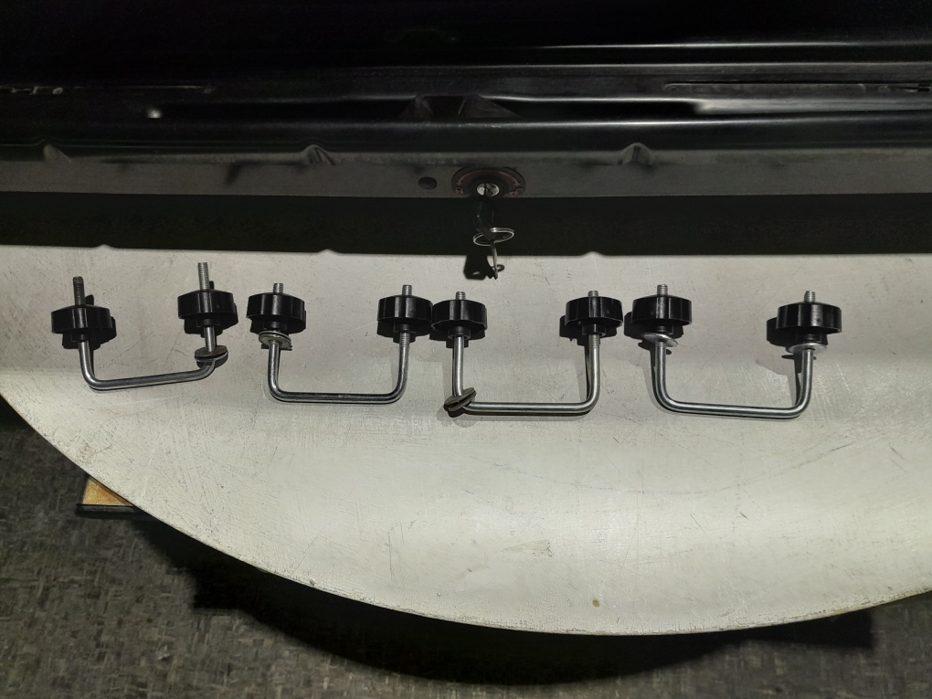 Aвтобокс Thule Motion 800 чёрный глянец б/у