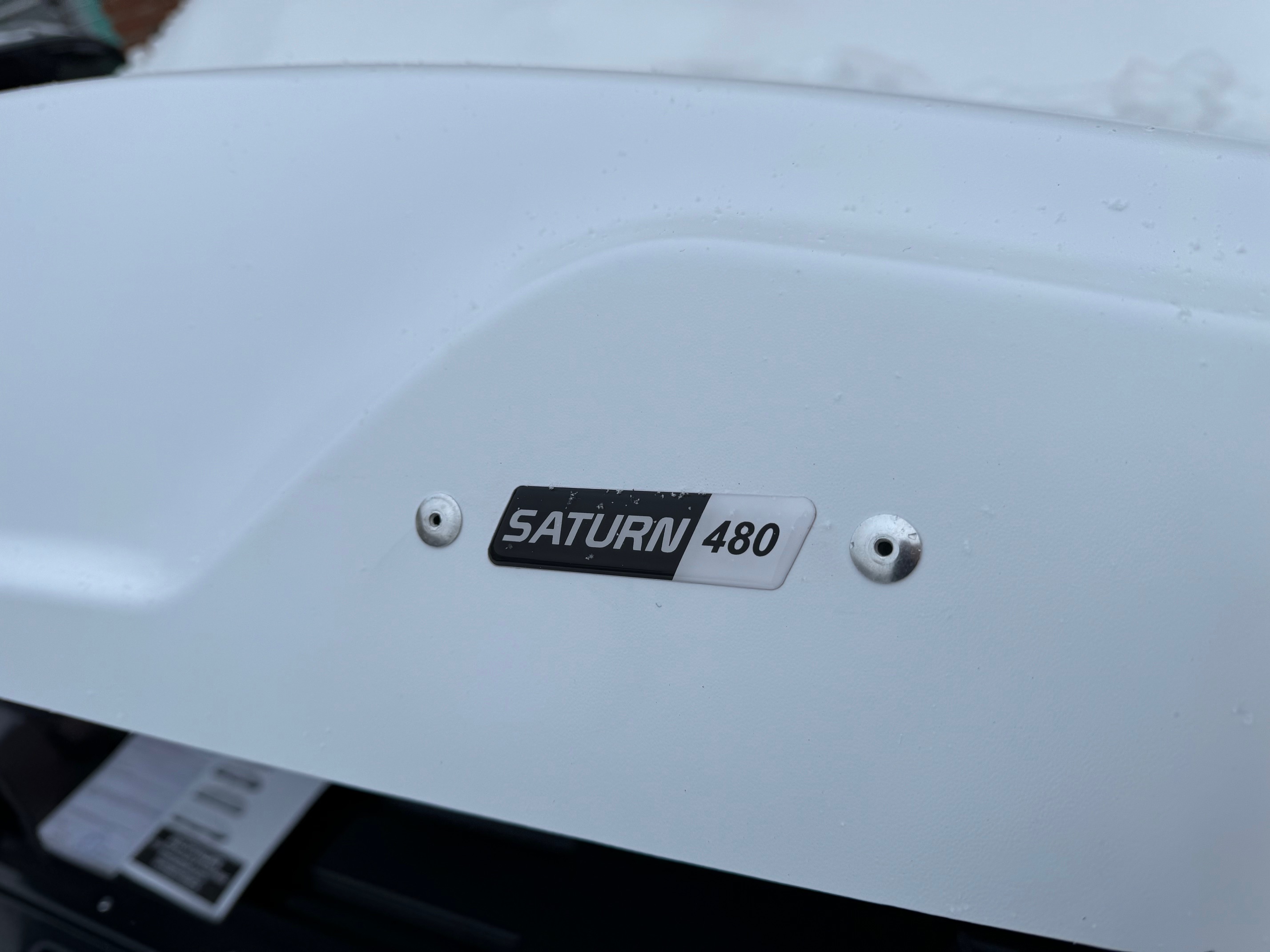 Автобокс на крышу Saturn 480 white matte DUO NEW UF (Сатурн 480 белый матовый ДУО НЬЮ УФ)