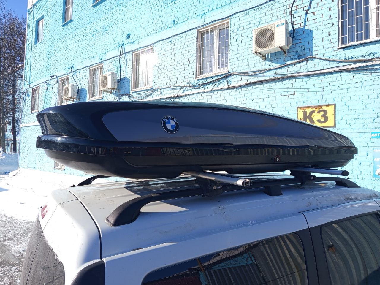 Автобокс BMW чёрный/серый глянцевый двусторонний