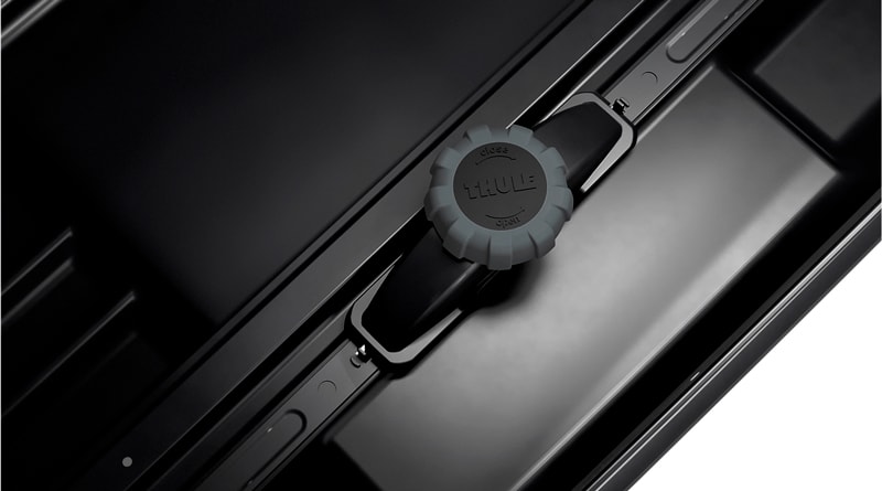 Автобокс на крышу Thule Motion XT XL white glossy (Туле Моушен ИксТ ИксЛ белый глянцевый)