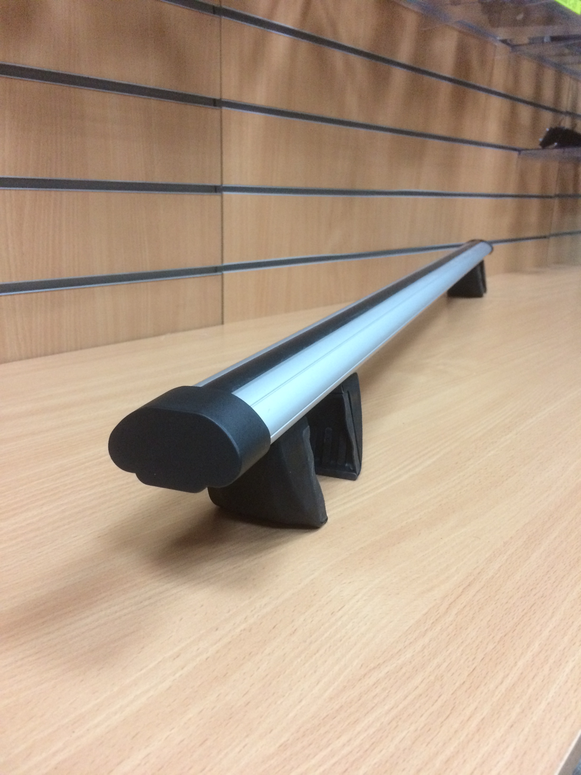 Багажник INTER на крышу автомобиля Renault Duster с 2015 г. аэродинамический (без замка)