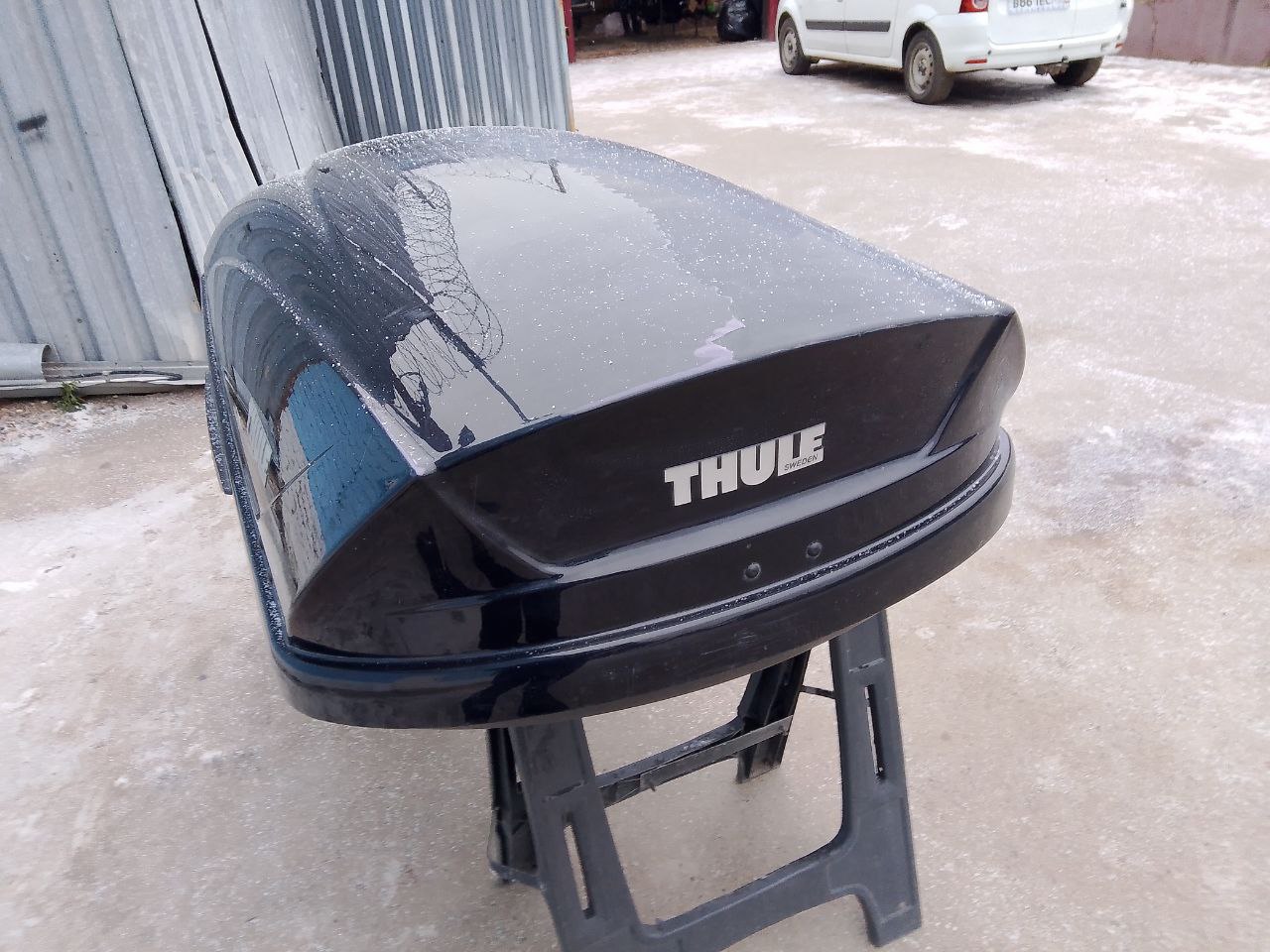 Автобокс Thule Motion 200 чёрный глянцевый Б/У 002 Э
