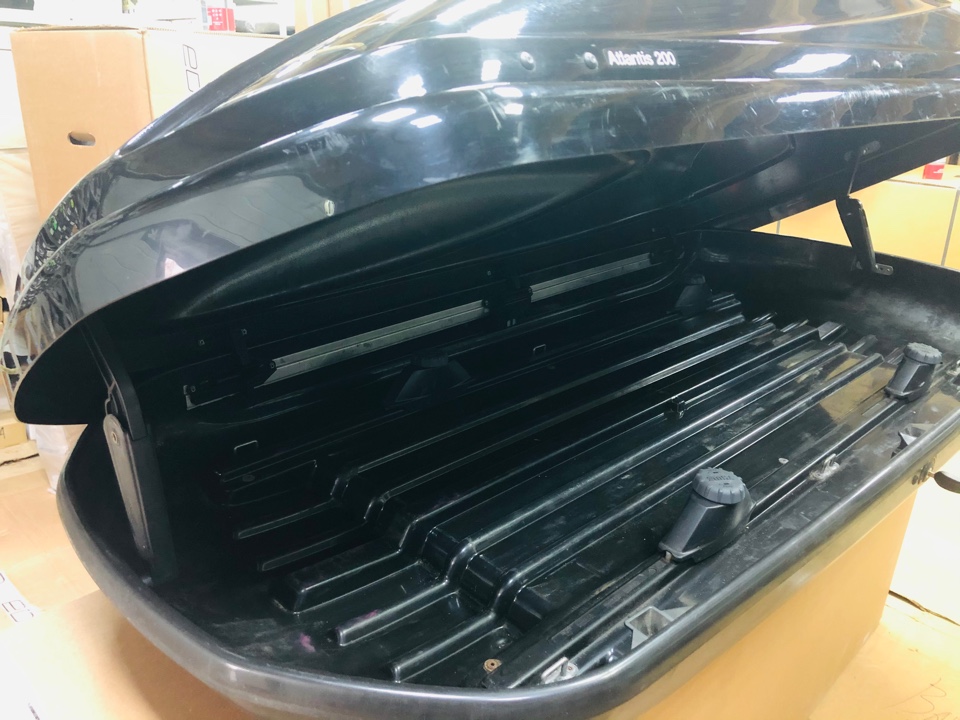 Автобокс Thule Atlantis 200 чёрный глянцевый